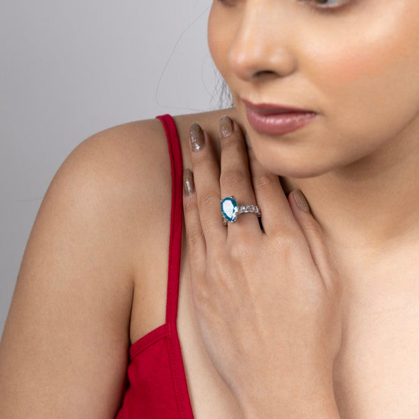 Azure Teardrop Elegance Ring - Gold Era 