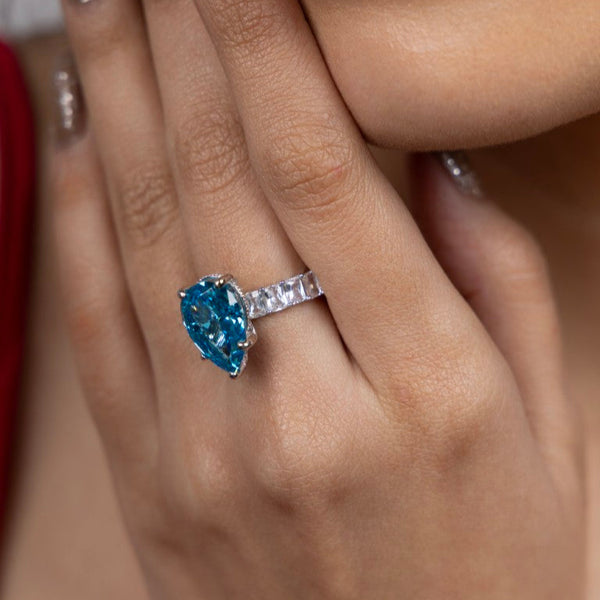 Azure Teardrop Elegance Ring - Gold Era 