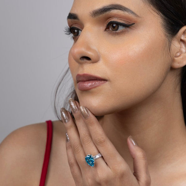 Azure Teardrop Elegance Ring - Gold Era 
