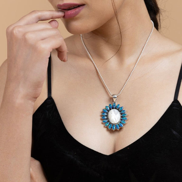 Elegant Blue Radiance Pendant - Gold Era 
