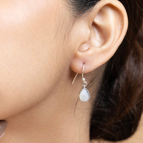 Minimalist Teardrop Silver Earrings - Gold Era 
